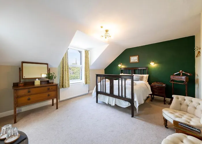 Wynnstay House