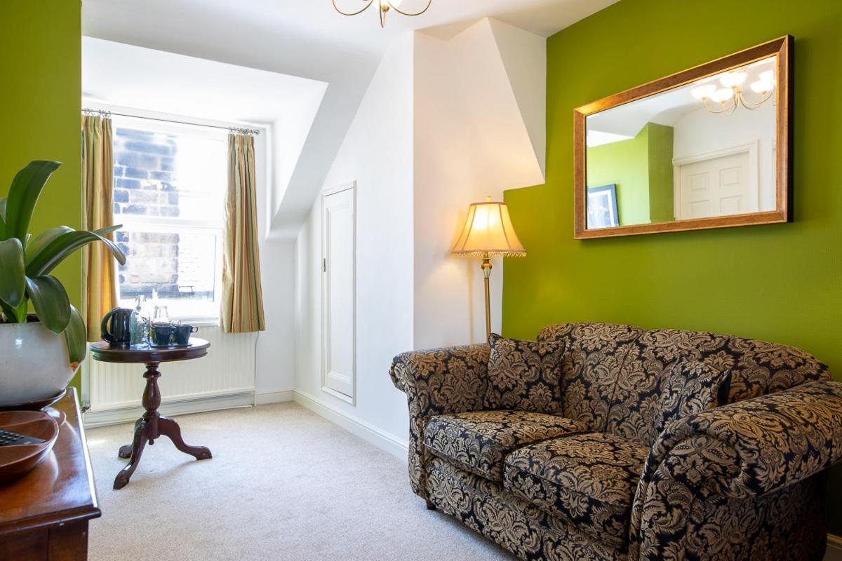 Guest house Wynnstay House